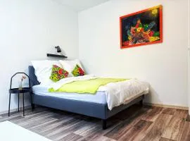 2-SZ-Dachgeschoss-Apt - 4 getrennte Schlafplätze - Nähe HBF & Messe DUS