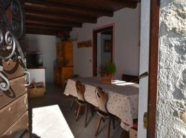 la casa di Gio，位于Sarre的酒店