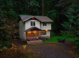 Snowline Hillside Chalet，位于格雷西尔的酒店