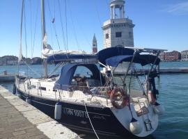 Cavallino luxury house boat，位于威尼斯的酒店