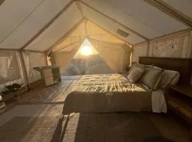 A Cozy Sunrise Glamping Escape with Panoramic View