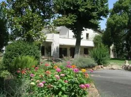 瑞莱斯拉堪弗拉酒店