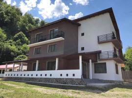 Popasul de Sub Munte，位于Văleni的酒店