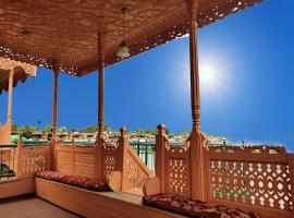 Houseboat Old Palace，位于斯利那加的酒店