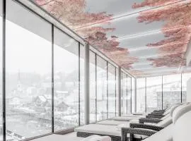 The Deluxe by Regina