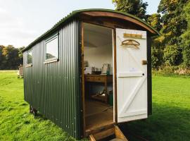 Rock Farm Slane - Glamping，位于斯莱恩的带泳池的酒店