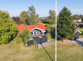 Cozy Holiday Home Near Beach And Town，位于奥特鲁普的酒店