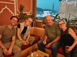 Hammock Hostels - Jaipur，位于斋浦尔的带停车场的酒店