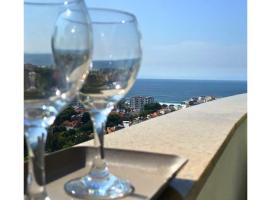 Acomoda&ccedil;&atilde;o Mediterr&acirc;neo 04 - Em Frente &agrave; Praia e Pr&oacute;ximo ao Barra Shopping，位于里约热内卢的酒店