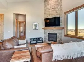 5 Mi to Winter Park Skiing & Dtwn: Mtn-View Condo