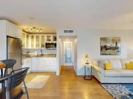 Pinecrest #1 2BR 4 Beds Free Parking