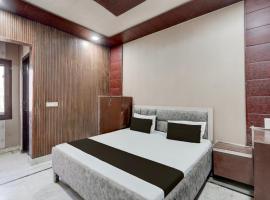 SPOT ON Sokoon Home Stay，位于莫拉达巴德的酒店