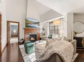Beaver Creek Penthouse with Pool, Hot Tub, Walkable