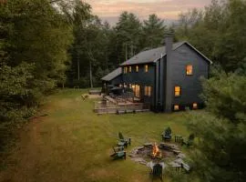 Woods Edge Private 5 Acres Hot Tub Fire Pit