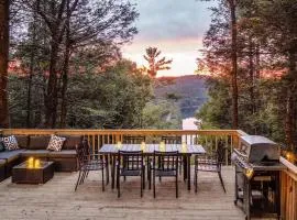 Rivers Ledge Cabin with Sauna and Hot Tub