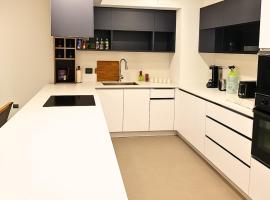 Moderno y lujoso Departamento en Playa Blanca，位于Playa Blanca的酒店