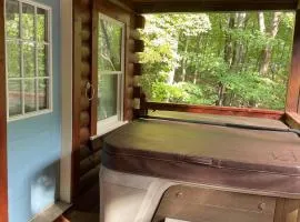 Serenity Retreat Hot tub -Alpenhaus in Helen Ga