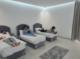 غرفة حتا ثلاثية-Hatta Triple Room，位于八田的酒店