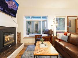 Mt Baker Den, Sleeps 4，位于格雷西尔的酒店