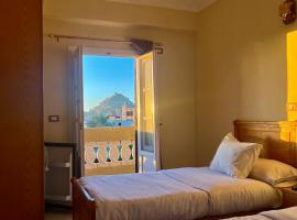 RAAK HOTEL فندق راك，位于锡瓦的酒店