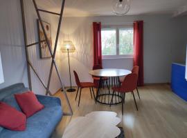 appartement 35m2，位于Dompierre-les-Ormes的酒店