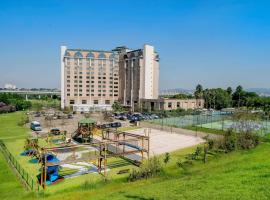 圣保罗瓜鲁柳斯机场铂尔曼酒店，位于瓜鲁柳斯的酒店