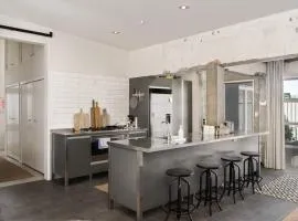 Renovated 3BR Apartment in CBD