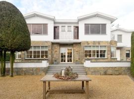 Parkvilla Vakantiehuis voor 22 personen，位于赫斯登-佐尔德尔的酒店