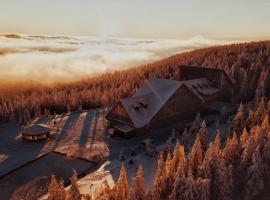 Hotel Petrovy kameny，位于卡尔洛瓦斯图丹卡的酒店