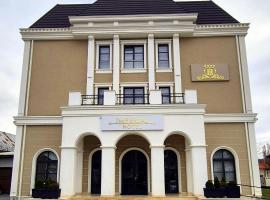 Hotel IMPERIAL Campulung，位于肯普隆格的豪华酒店