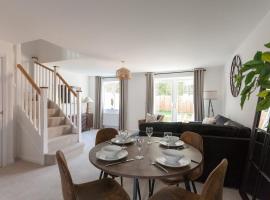 Runcorn Spacious Modern 3 bedroom House, 4 beds, On site Parking, Long stay deals，位于朗科恩的酒店