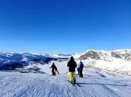 Filefjellhytta ved Tyin og Jotunheimen