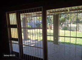 Family Vacation home，位于Humansdorp的酒店