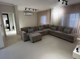 شقة متكاملة بجوار ملعب الجوهرة