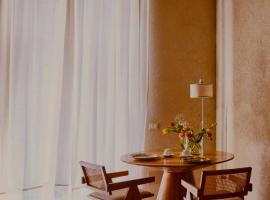 FUTURA ROOM&RELAX，位于泰尔莫利的酒店