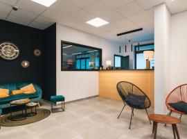 水上旅馆酒店，位于迪南的酒店