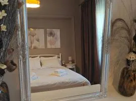 Stefani retro luxury apartments