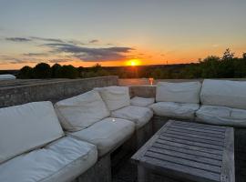 Luxury panoramic villa in Otranto，位于奥特朗托的酒店