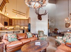 Tyra Summit Breck Hideout Condo: Ski-In/Ski-Out，位于布雷肯里奇的酒店