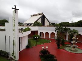 São João Paulo II - Casa de Retiro，位于阿奎拉兹的酒店