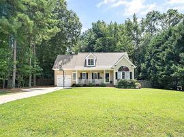 Majestic Home in Summer Oaks，位于埃佩克斯的酒店