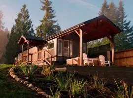 Skyriver Escape Riverfront With Hot Tub