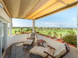 artQhost Costa Ballena Penthouse Ocean and Golf views & Free Parking，位于科斯塔巴伦娜的度假短租房