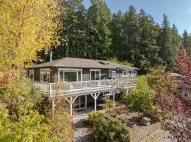 Hot Tub & Pizza Oven Spacious family farm house