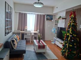 Family Haven Serin West Tagaytay - 6 Pax - Taal View - Full Kitchen - FAST Wi-Fi，位于大雅台的带泳池的酒店