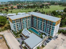 C246 New 1BR Condo with Pool, Gym &Great Location，位于他朗的酒店