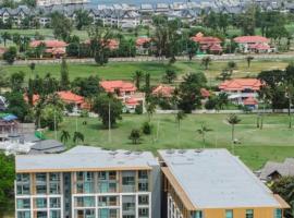 C247 Brand-New Condo with Pool, Gym & Beach Nearby，位于他朗的酒店