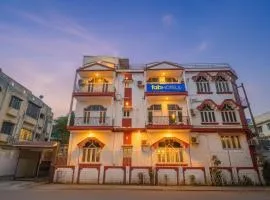 FabHotel Saltlake Regency - 1-4 Km from Anandlok Hospital