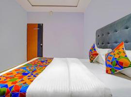 Hotel Nidhivan Palace，位于苏拉特的酒店