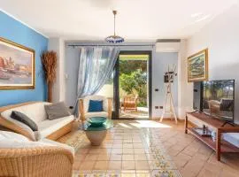 Villa Ray - Front row beachfront with garden